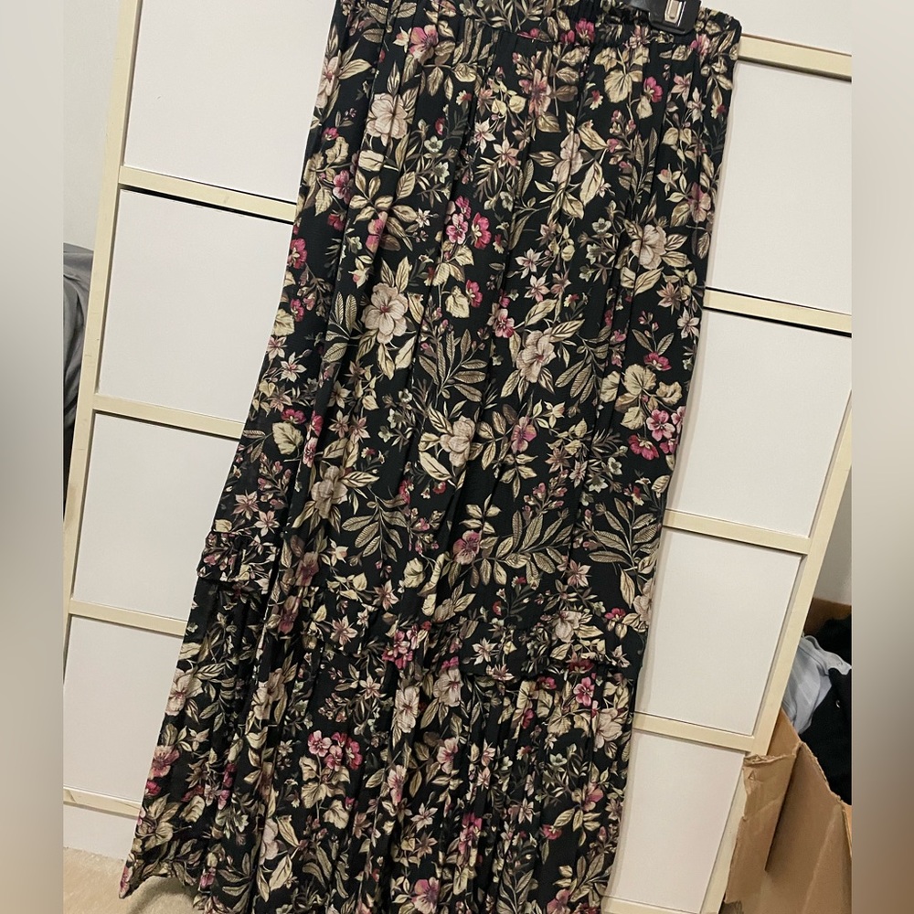 Beautiful floral midi skirt